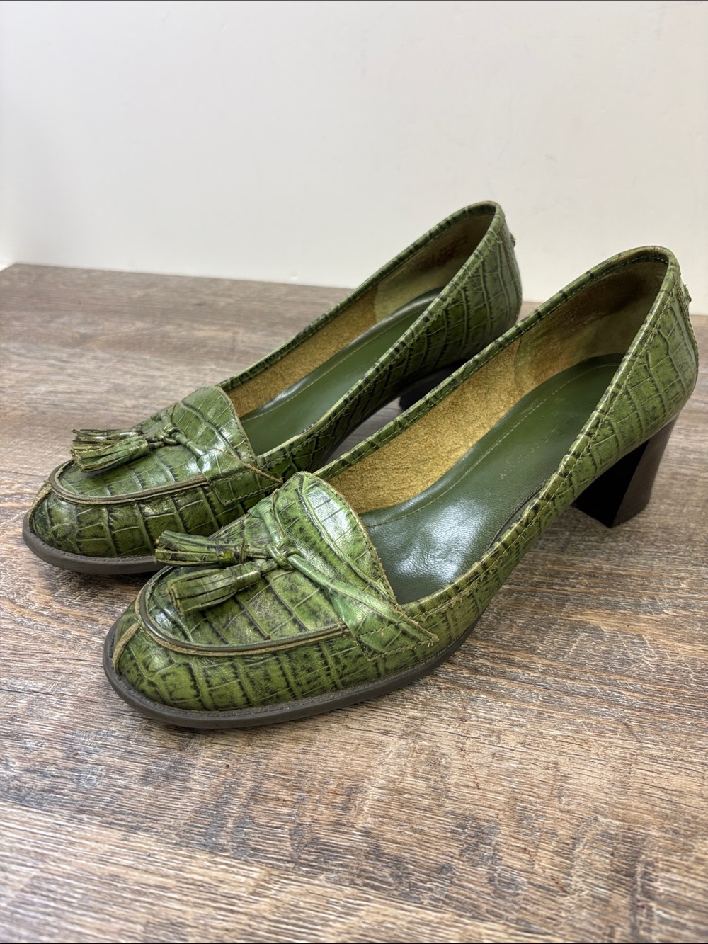 NINE Company Green Croc Embossed Leather Tassel  Pumps Vintage Retro Heels 8